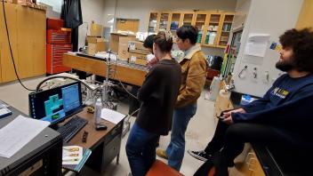 Cryostat installation